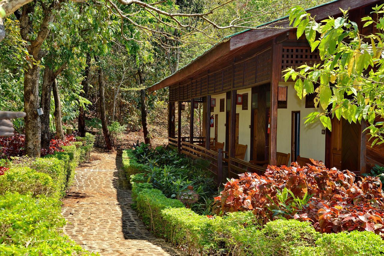 Popa Mountain Resort Mount Popa Exterior foto