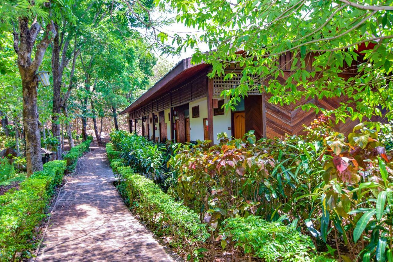 Popa Mountain Resort Mount Popa Exterior foto